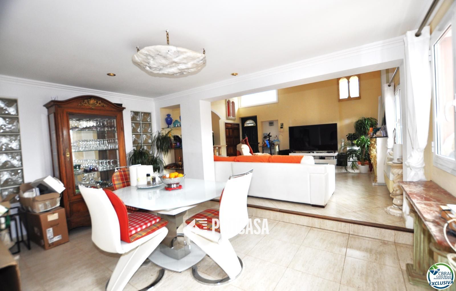 Maison de Ville en vente Roses, Girona. Ref: 3740. FINCAS PROCASA