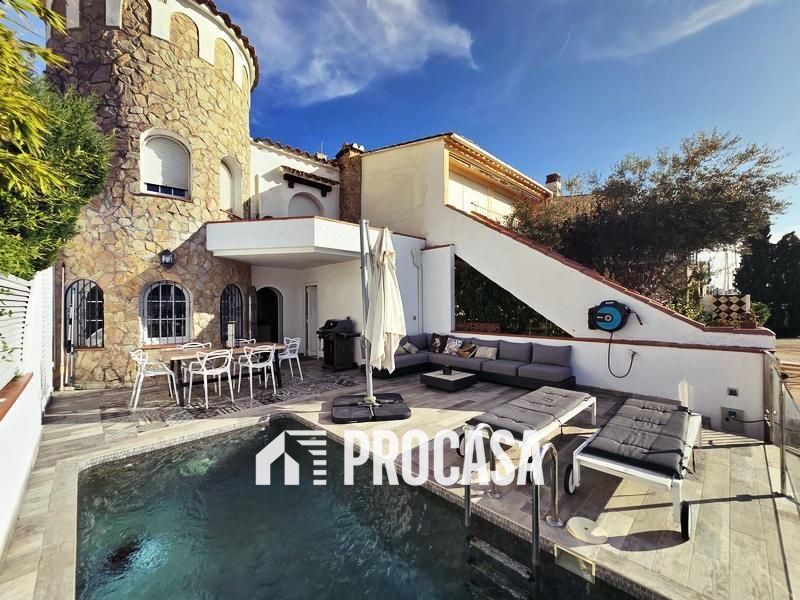 Maison de Ville en vente Empuriabrava, Girona. Ref: 3948. FINCAS PROCASA