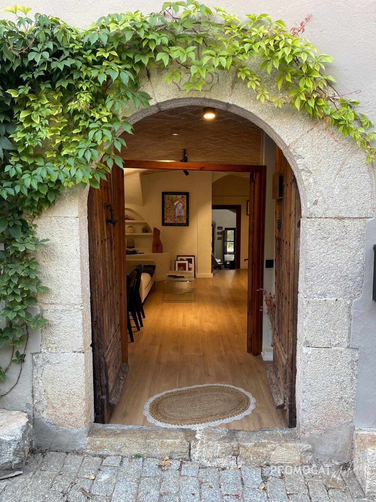 Encantadora casa rústica con elegancia moderna en el corazón de Collbató - Foto 6