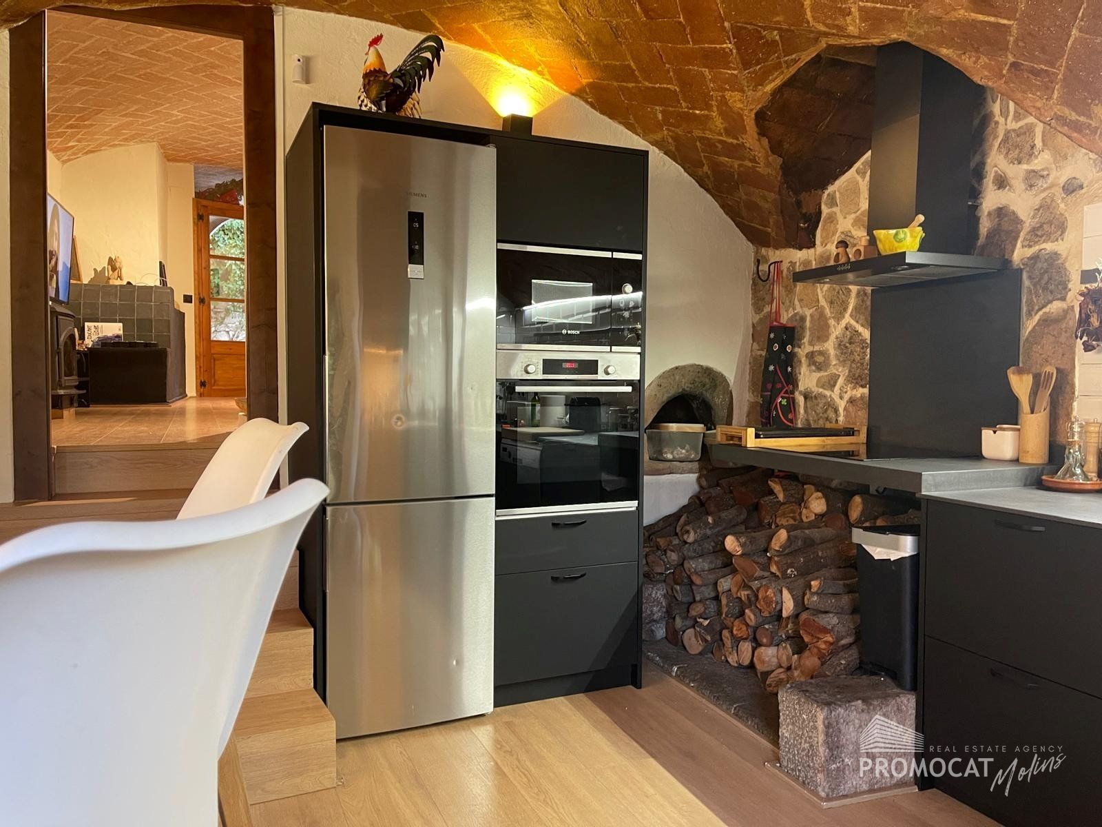 Encantadora casa rústica con elegancia moderna en el corazón de Collbató - Foto 4