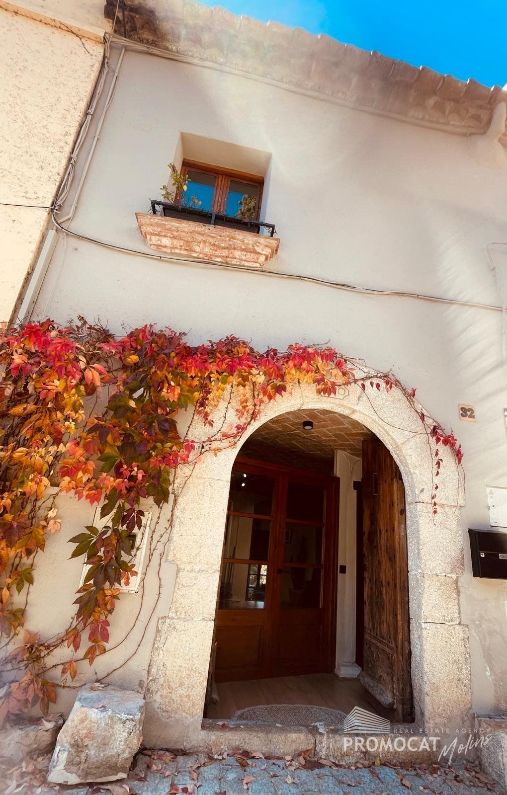 Encantadora casa rústica con elegancia moderna en el corazón de Collbató - Foto 32