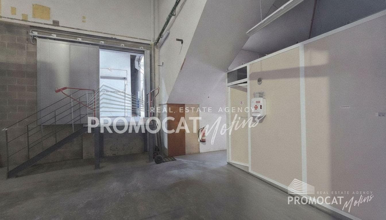 Espectacular Nave Industrial de 789 m² con Patio de 300 m² en El Papiol (C/ Indústria) - Foto 7