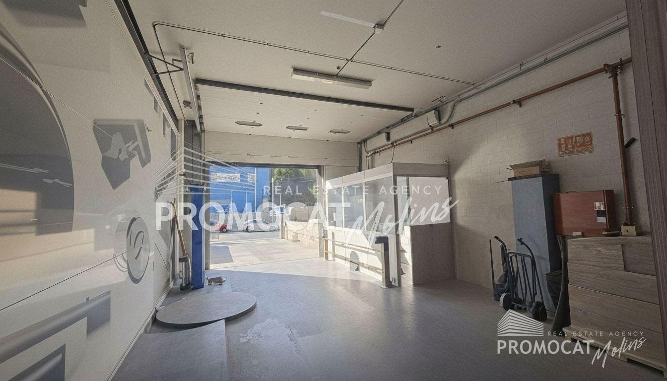 Espectacular Nave Industrial de 789 m² con Patio de 300 m² en El Papiol (C/ Indústria) - Foto 8
