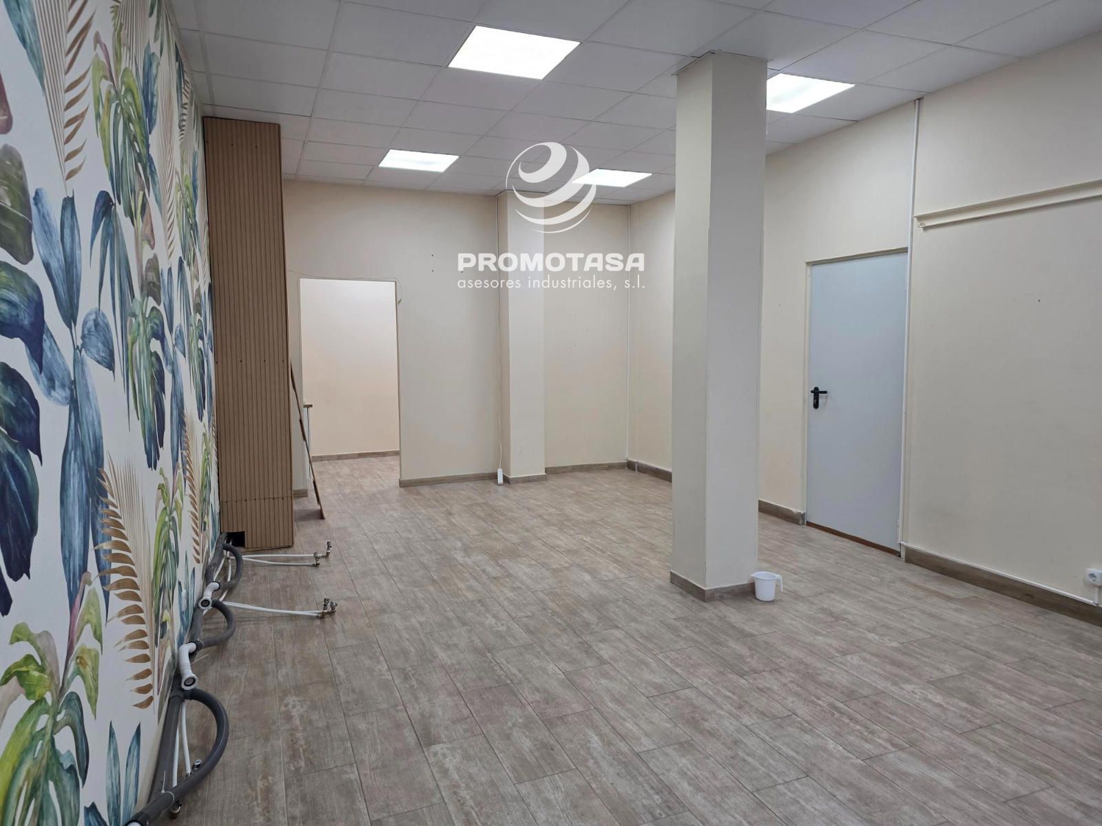 COMMERCIAL PREMISES LOCATED IN THE MOST TRAFFIC AREA OF THE POPULATION - Foto 5