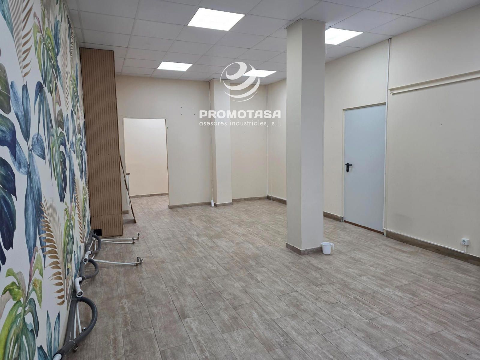 COMMERCIAL PREMISES LOCATED IN THE MOST TRAFFIC AREA OF THE POPULATION - Foto 6