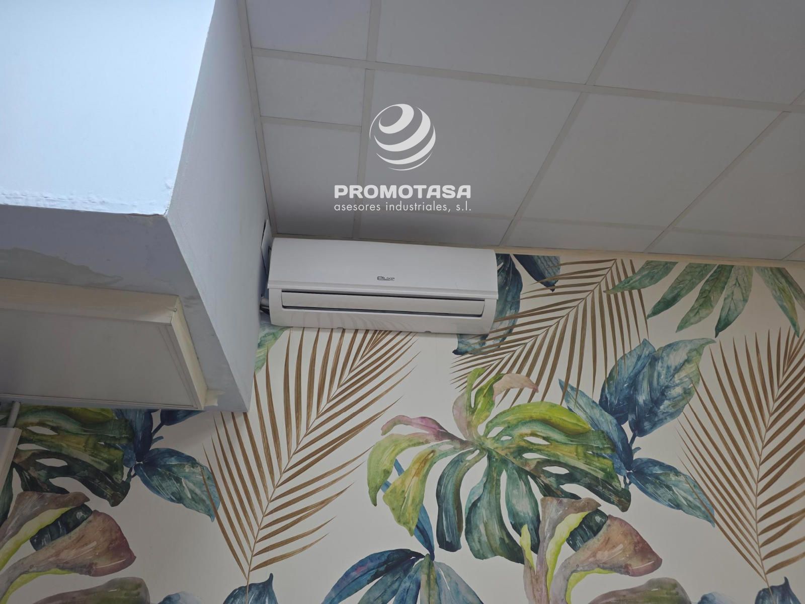 COMMERCIAL PREMISES LOCATED IN THE MOST TRAFFIC AREA OF THE POPULATION - Foto 9