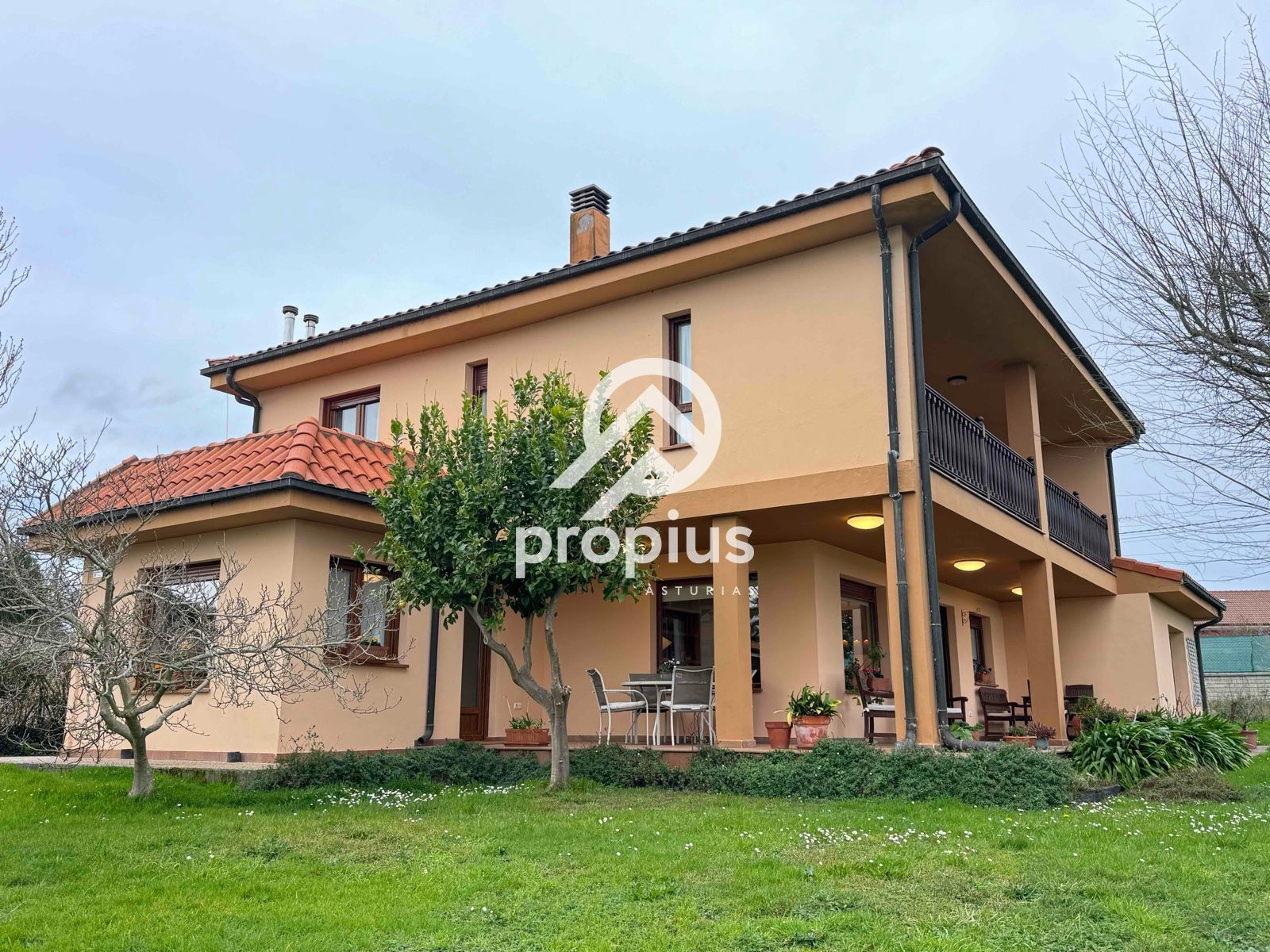 Chalet Independiente en venta Oviedo, Asturias. Ref: 1865. PROPIUS