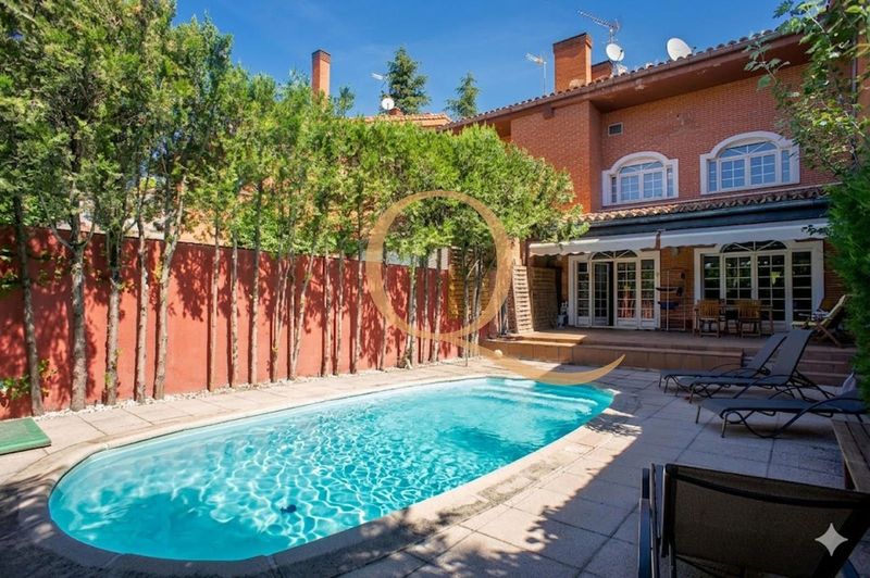 Maison de ville  à louer Madrid. Ref: 1125. QUARTIERS