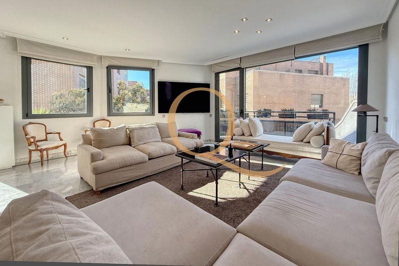  Semi-detached for sale Madrid. Ref: 2576. QUARTIERS