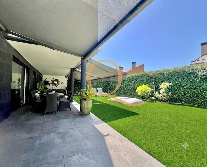  Semi-detached for sale Madrid. Ref: 2660. QUARTIERS