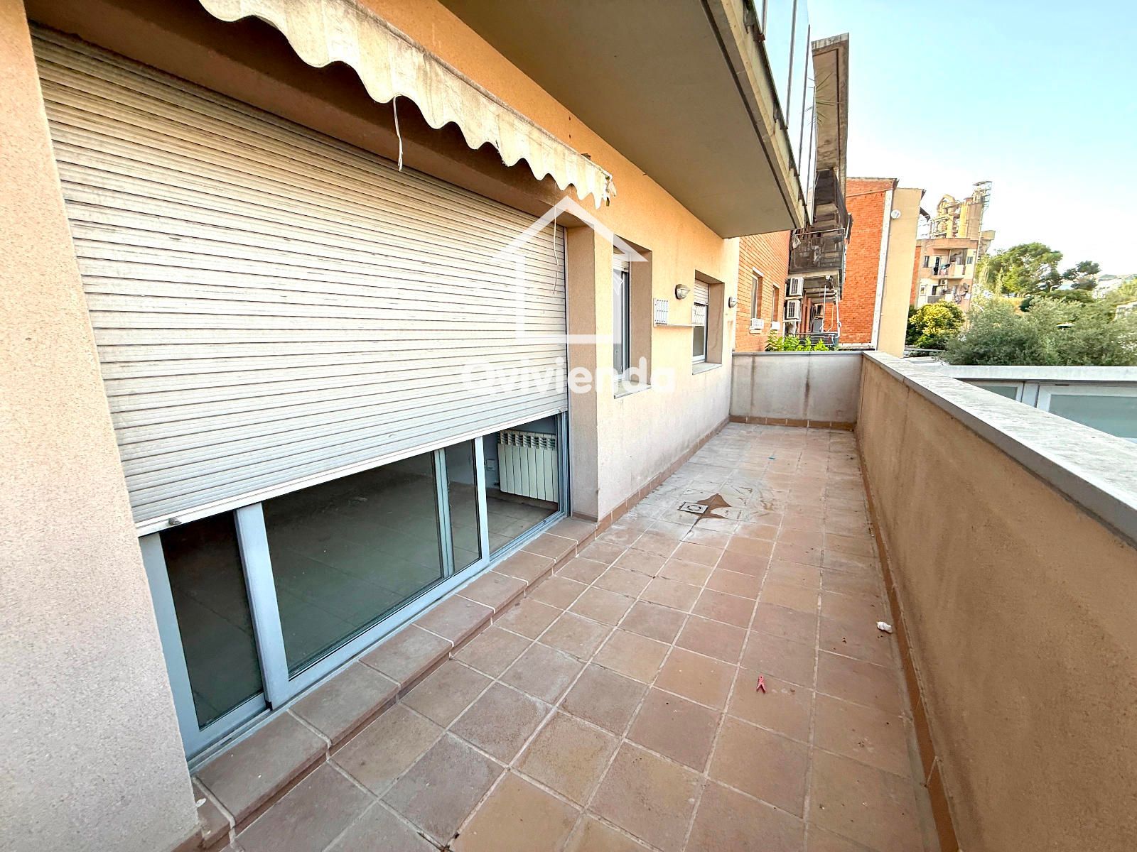 Piso en venta Montcada I Reixac, Barcelona. Ref: 15015. 