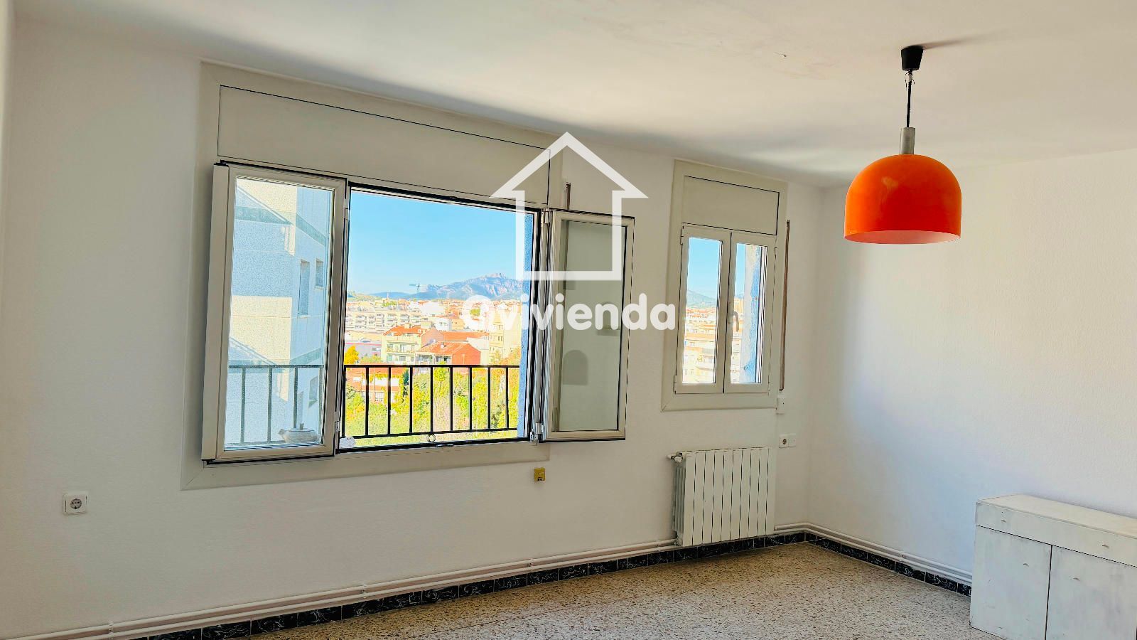 Piso en venta Terrassa, Barcelona. Ref: 15256. 