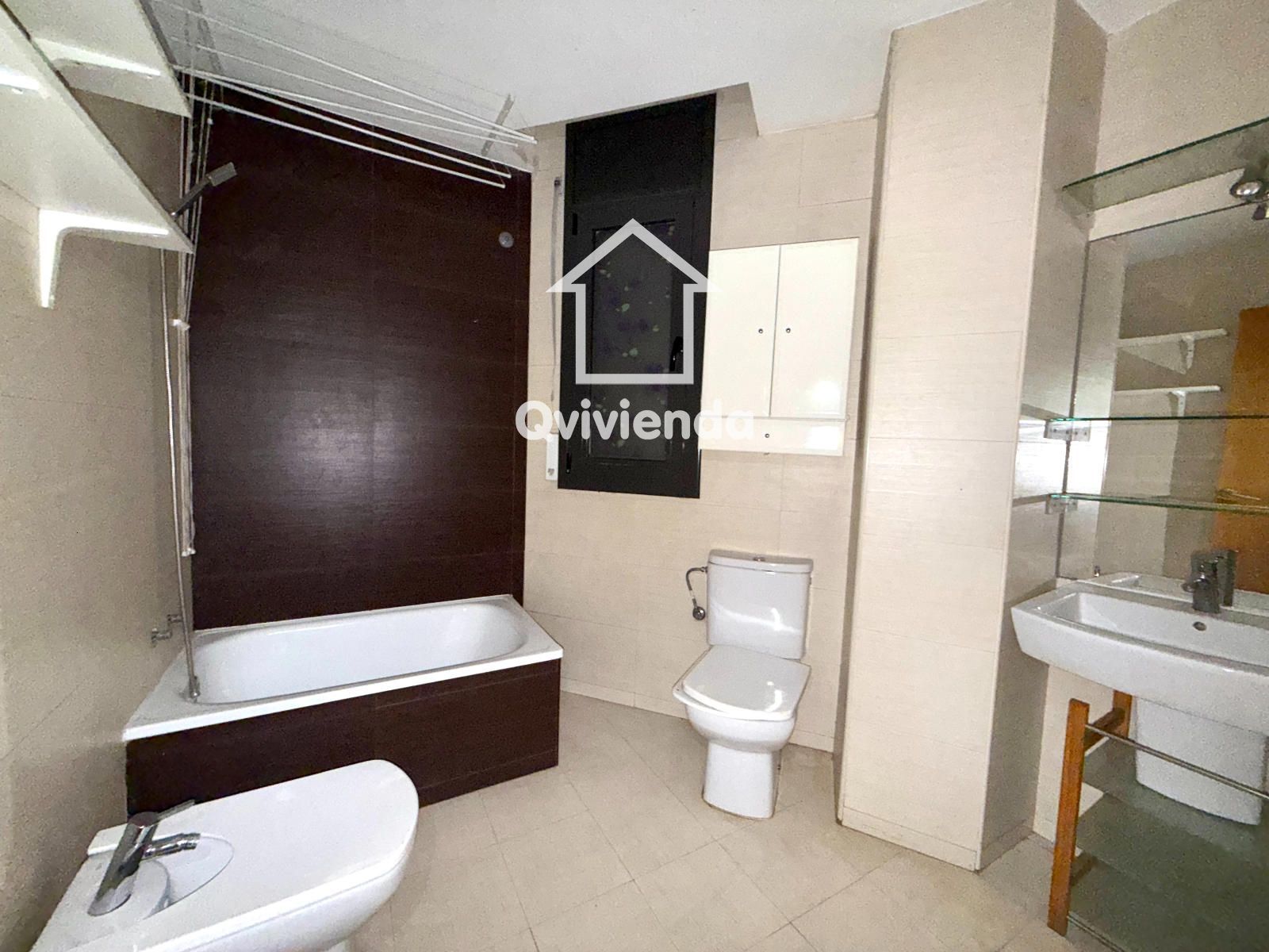 Piso en venta Montcada I Reixac, Barcelona. Ref: 15613. 