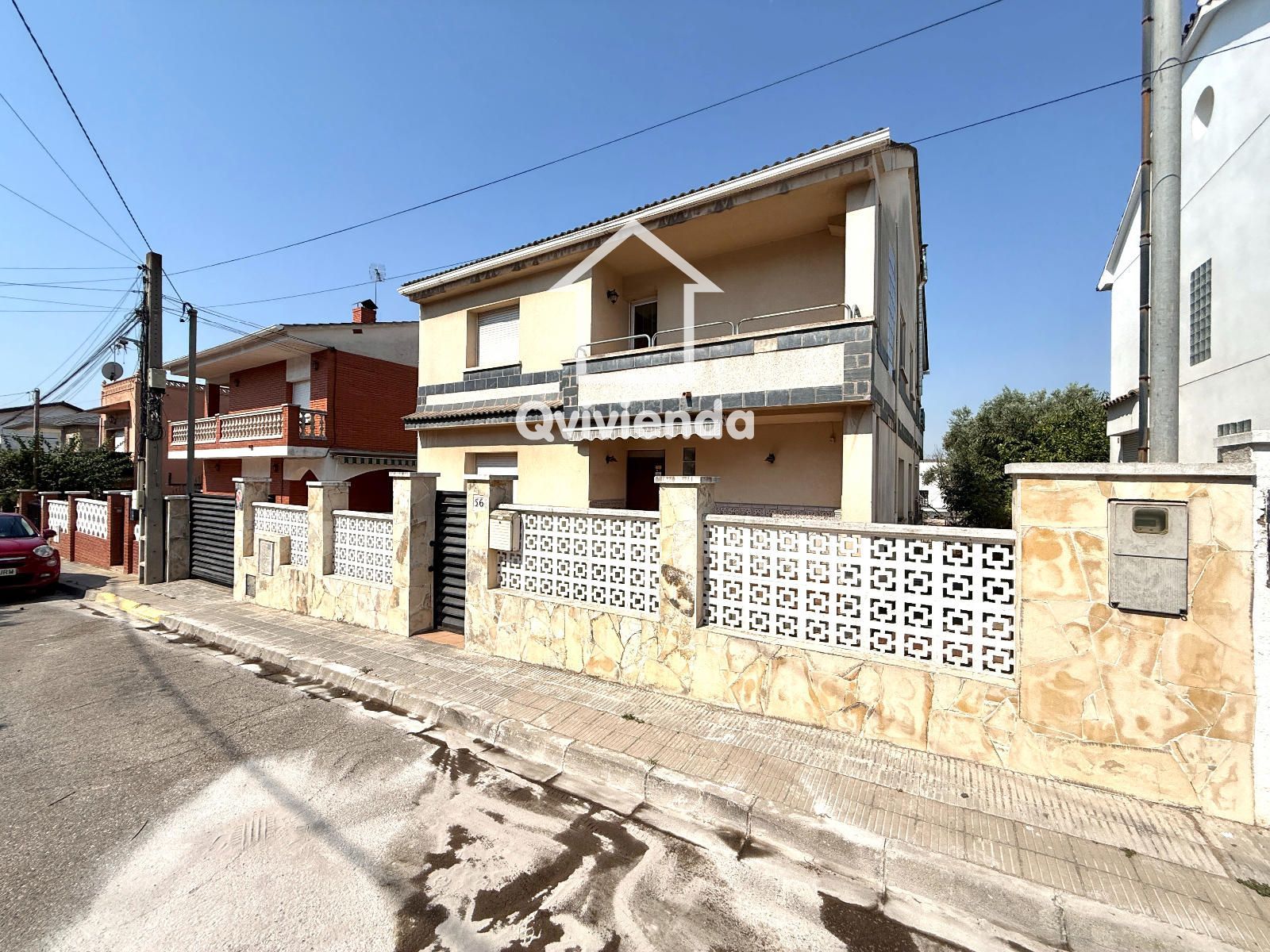 Chalet Independiente en venta Santa Perpetua De Mogoda, Barcelona. Ref: 15630. 