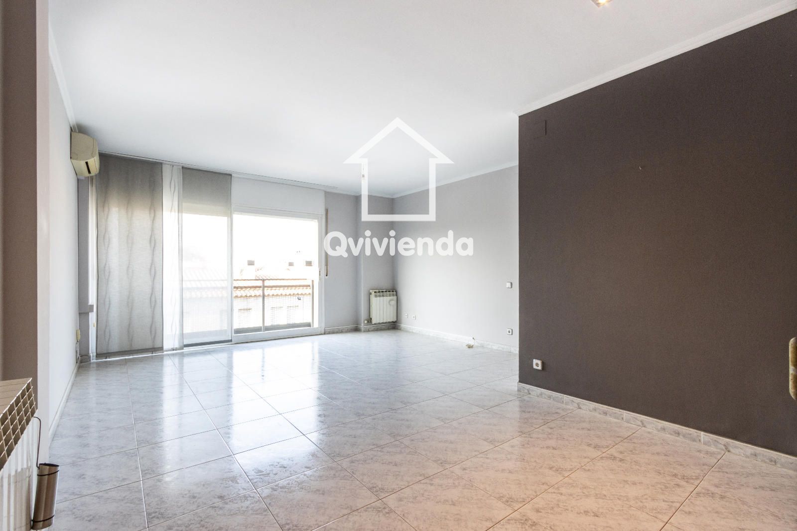 🏡 Amplio piso de 4  habitaciones en Parets del Vallès