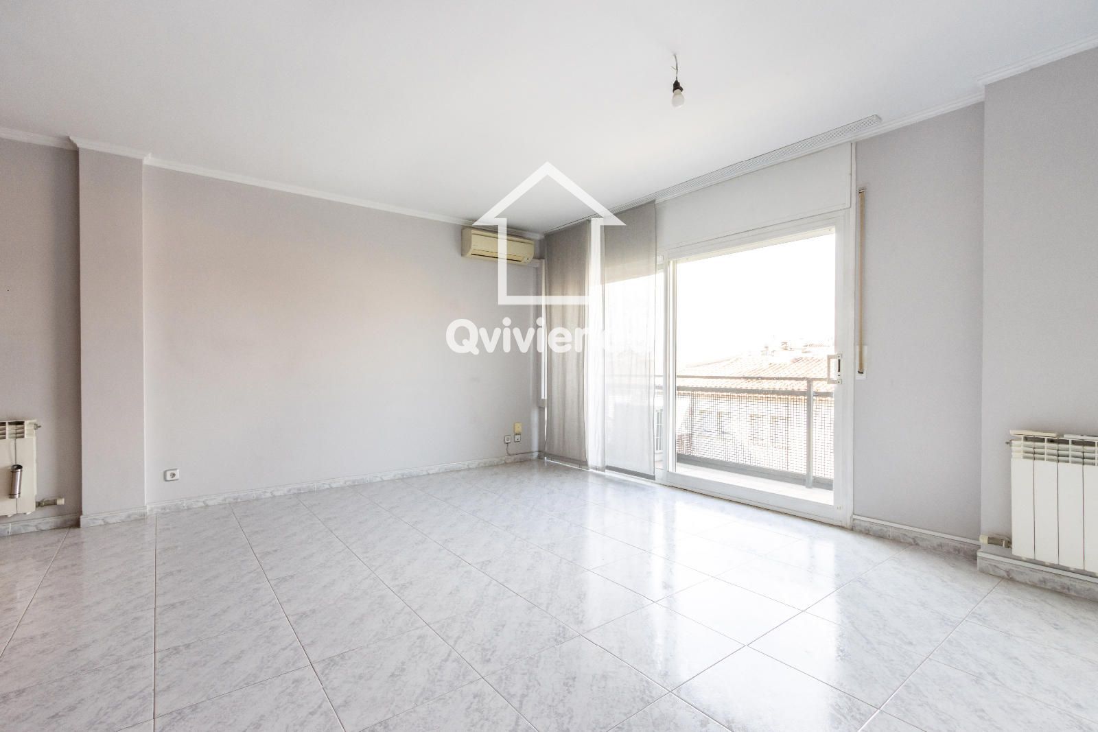 🏡 Amplio piso de 4  habitaciones en Parets del Vallès