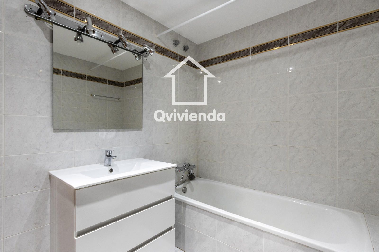 🏡 Amplio piso de 4  habitaciones en Parets del Vallès