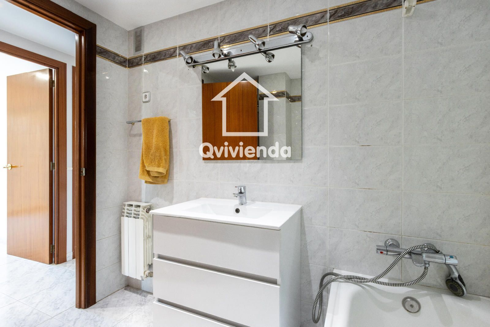 🏡 Amplio piso de 4  habitaciones en Parets del Vallès