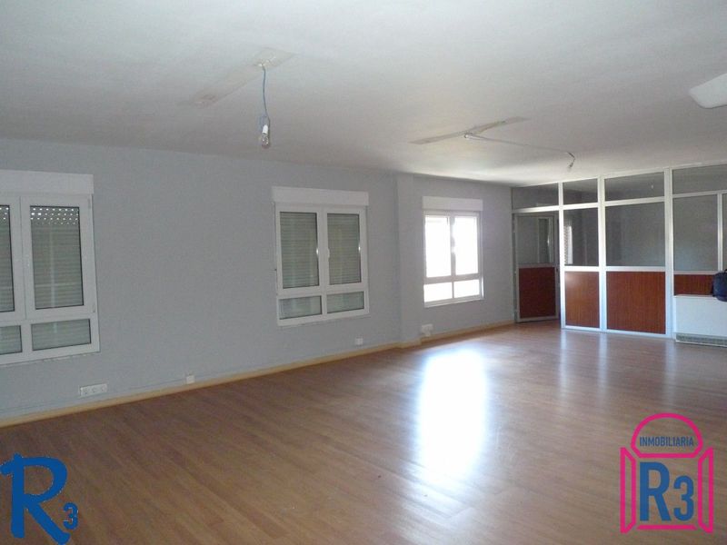 Oficina en alquiler León. Ref: 10455. Inmobiliaria R3
