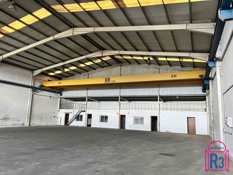 Nave Industrial en venta Onzonilla, León. Ref: 11830. Inmobiliaria R3