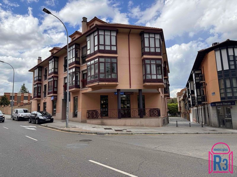 Local Comercial en venta y alquiler León. Ref: 13048. Inmobiliaria R3