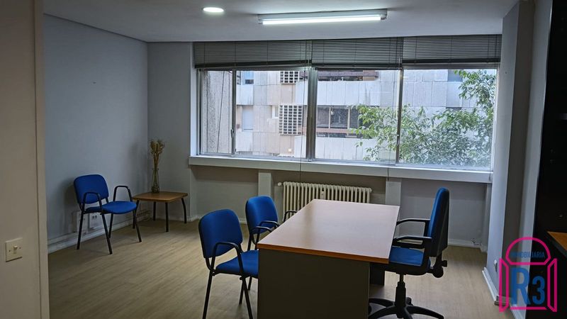 Oficina en alquiler León. Ref: 1350. Inmobiliaria R3