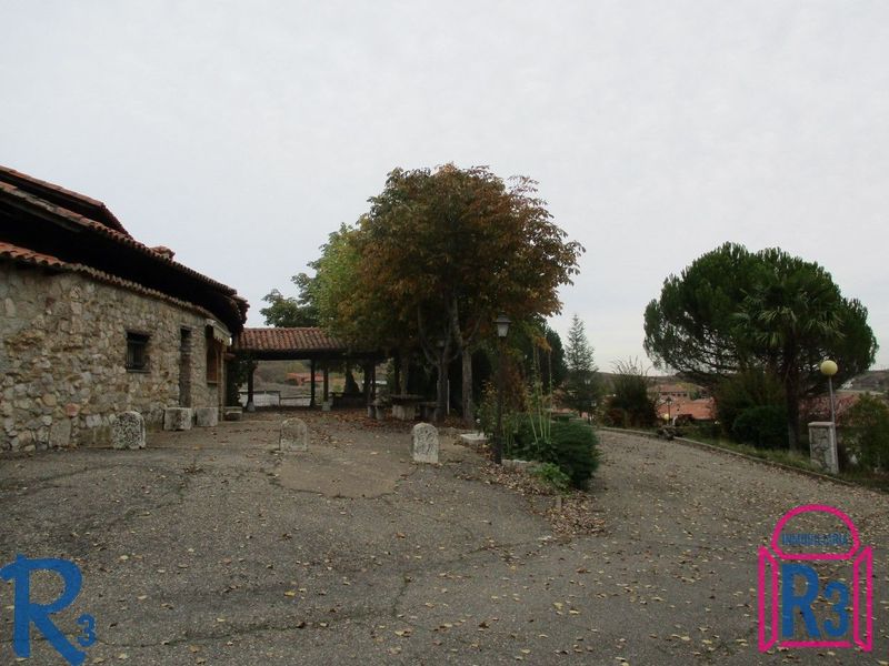 Local Comercial en venta Quintana De Raneros, León. Ref: 13607. Inmobiliaria R3