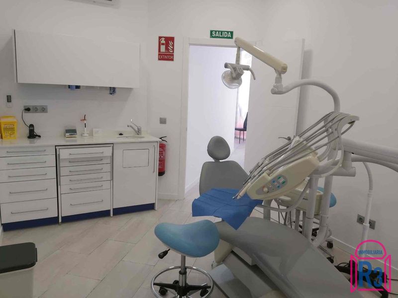 Local Comercial en venta y alquiler León. Ref: 14889. Inmobiliaria R3