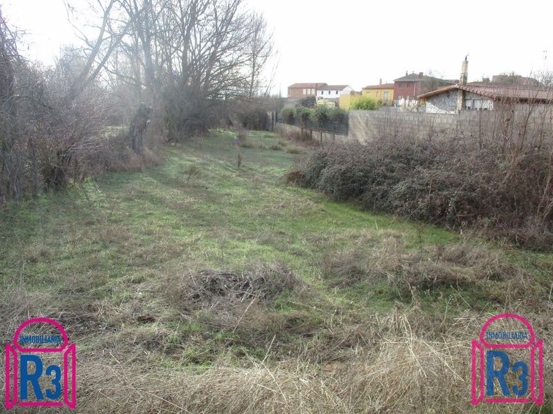 Parcela Urbana en venta Villacedre, León. Ref: 15221. Inmobiliaria R3