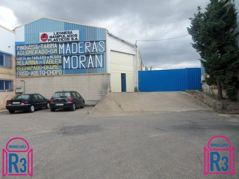 Nave Industrial en venta Arcahueja, León. Ref: 15381. Inmobiliaria R3
