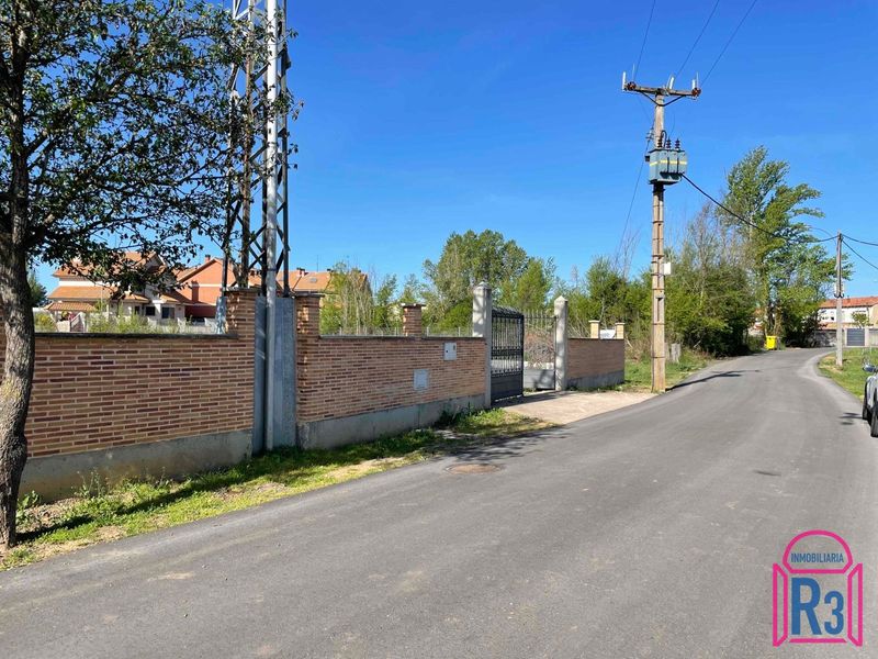 Parcela Urbana en venta San Miguel Del Camino, León. Ref: 15619. Inmobiliaria R3