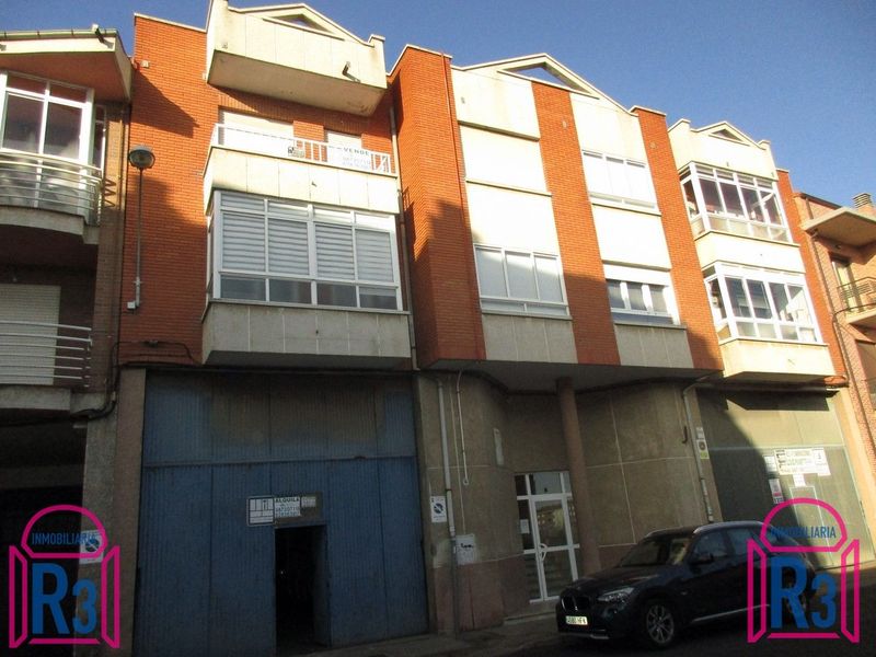 Nave Industrial en alquiler Villaobispo De Las Regueras, León. Ref: 17038. Inmobiliaria R3