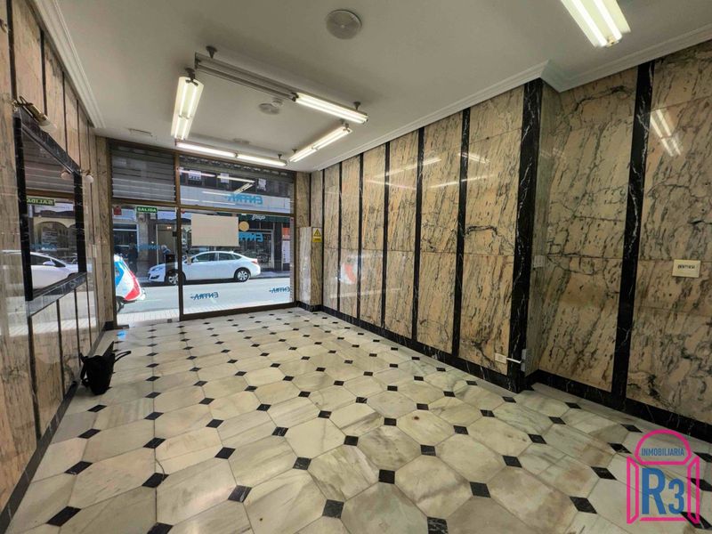 Local Comercial en venta y alquiler León. Ref: 17880. Inmobiliaria R3