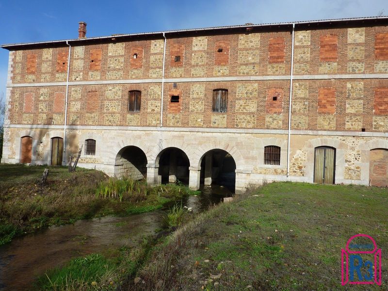 Edificio Singular en venta Carbajal De La Legua, León. Ref: 18325. Inmobiliaria R3