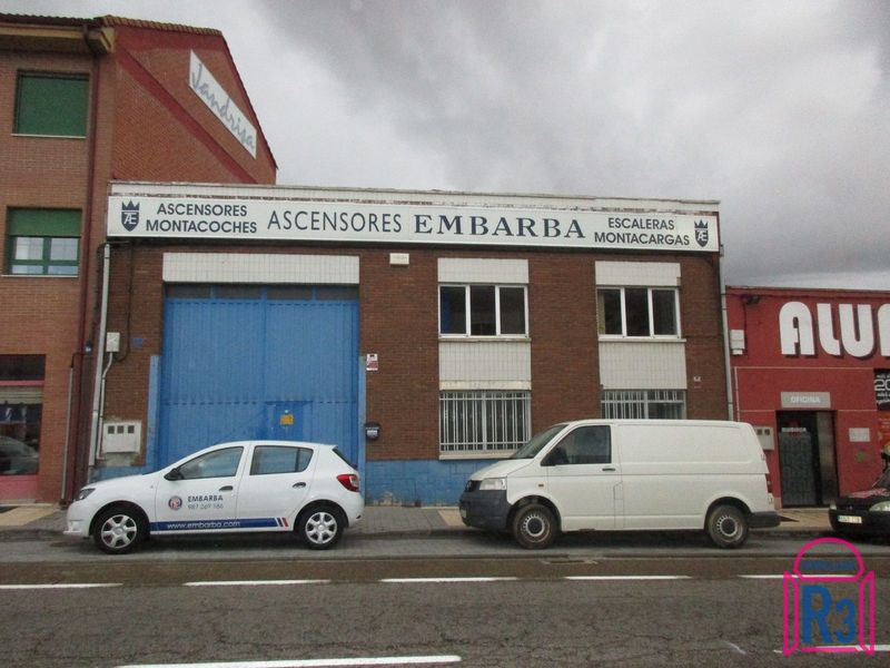 Nave Industrial en venta Valdelafuente, León. Ref: 18420. Inmobiliaria R3