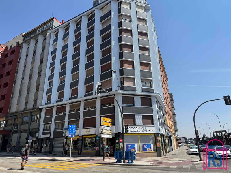 Oficina en alquiler León. Ref: 18536. Inmobiliaria R3