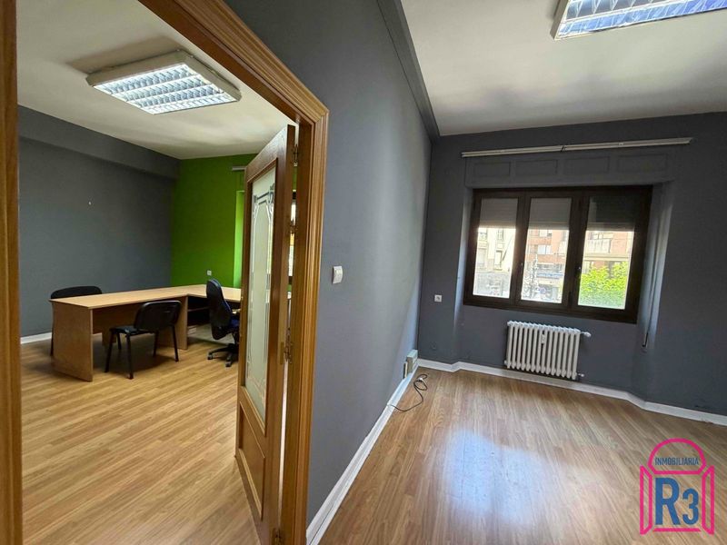 Oficina en alquiler León. Ref: 18777. Inmobiliaria R3