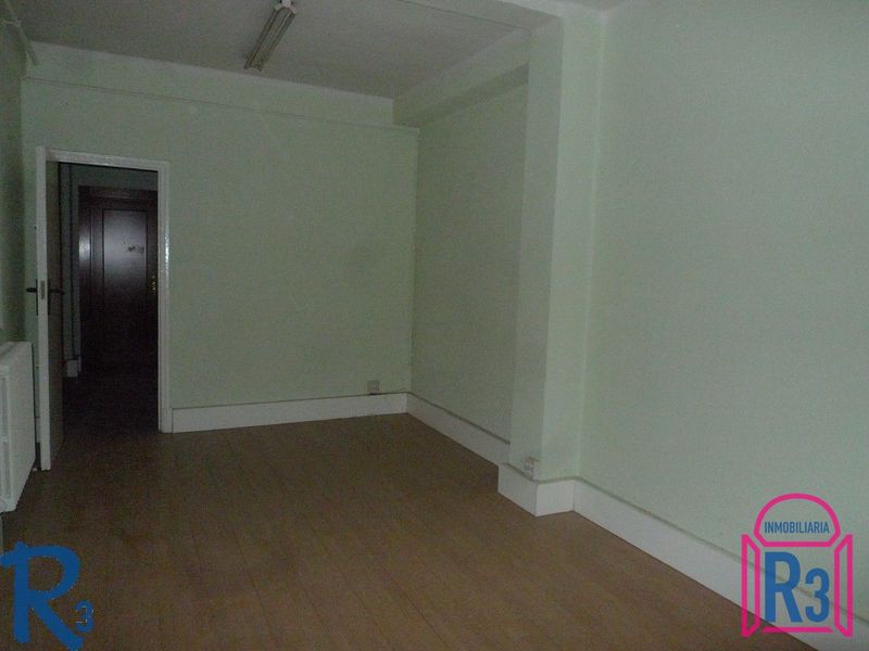 Oficina en alquiler León. Ref: 2011. Inmobiliaria R3