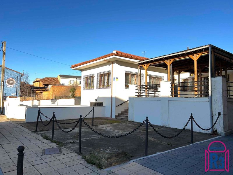 Edificio Singular en venta Carbajal De La Legua, León. Ref: 20143. Inmobiliaria R3