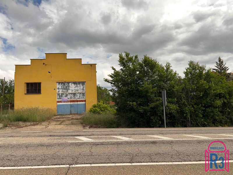 Nave Industrial en venta Valdelafuente, León. Ref: 20425. Inmobiliaria R3