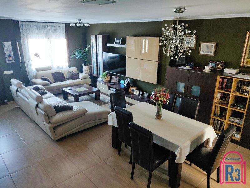 Chalet Adosado en venta Sariegos Del Bernesga, León. Ref: 20661. Inmobiliaria R3