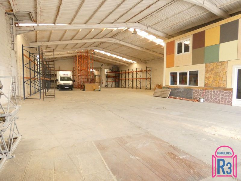 Nave Industrial en venta La Virgen del Camino, León. Ref: 20823. Inmobiliaria R3