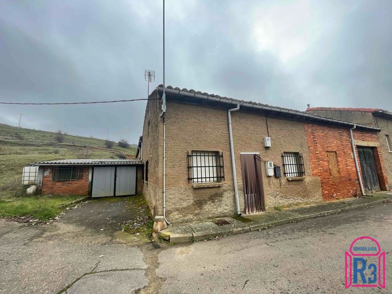 Casa en venta Carbajal De La Legua, León. Ref: 20888. Inmobiliaria R3