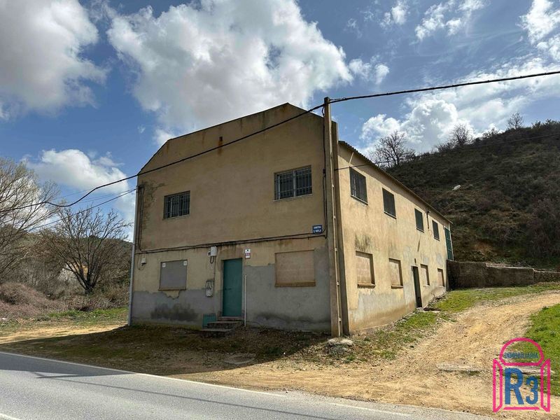 Nave Industrial en venta Villamoros De Las Regueras, León. Ref: 20927. Inmobiliaria R3