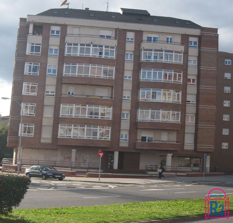 Local Comercial en venta León. Ref: 20972. Inmobiliaria R3