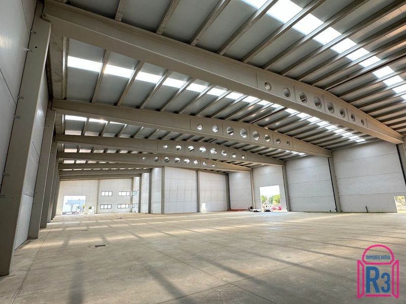 Nave Industrial en alquiler Villadangos Del Paramo, León. Ref: 21158. Inmobiliaria R3
