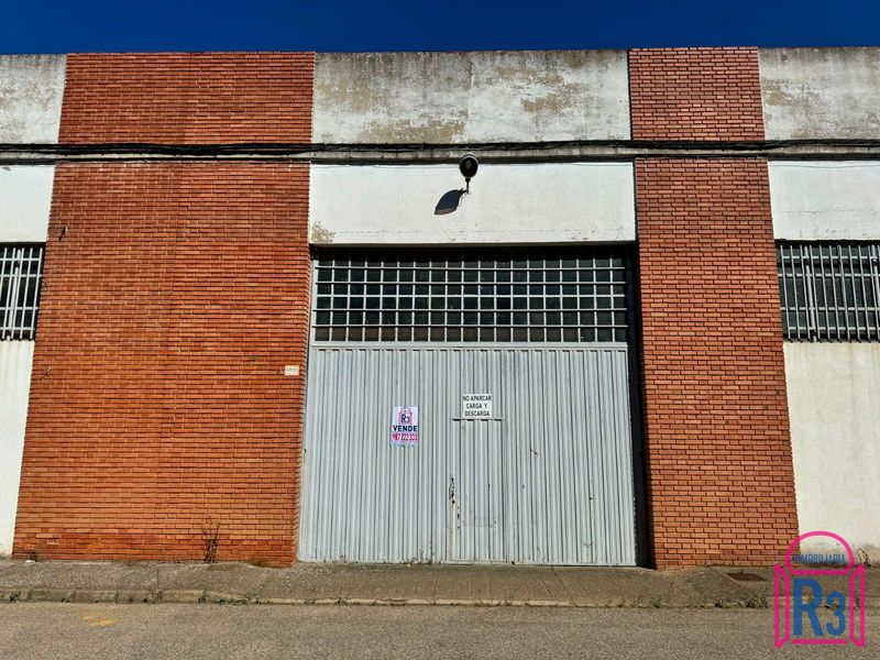 Nave Industrial en venta Villacedre, León. Ref: 21181. Inmobiliaria R3