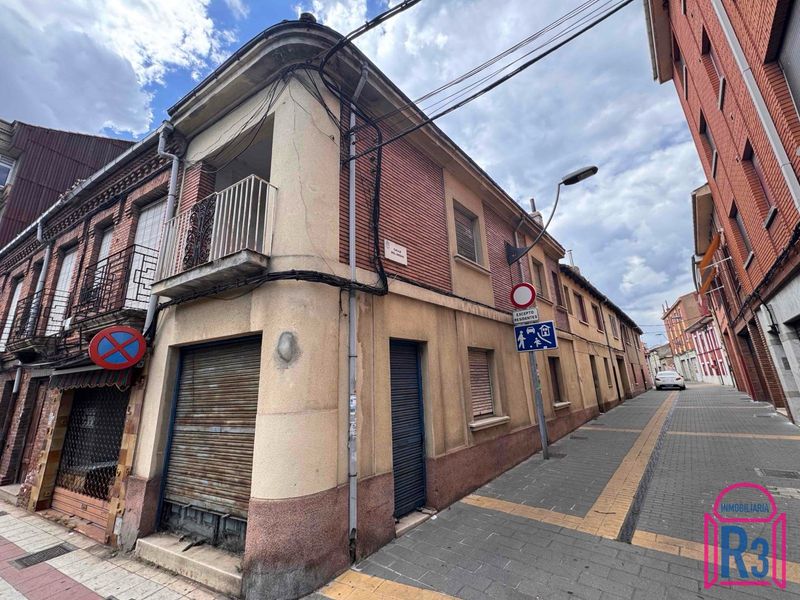 Edificio Singular en venta Trobajo del Camino, León. Ref: 21372. Inmobiliaria R3