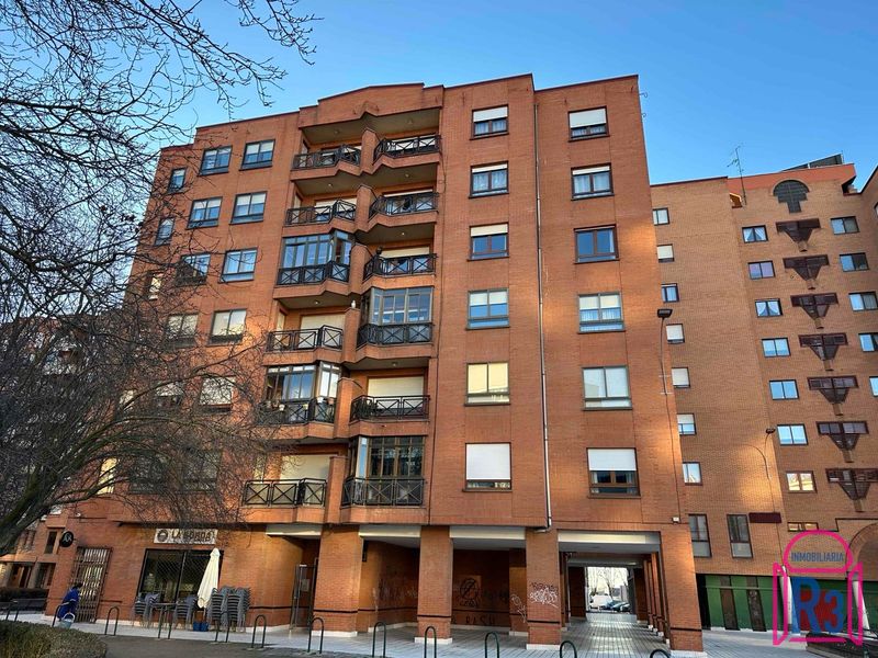 Piso en alquiler León. Ref: 21473. Inmobiliaria R3