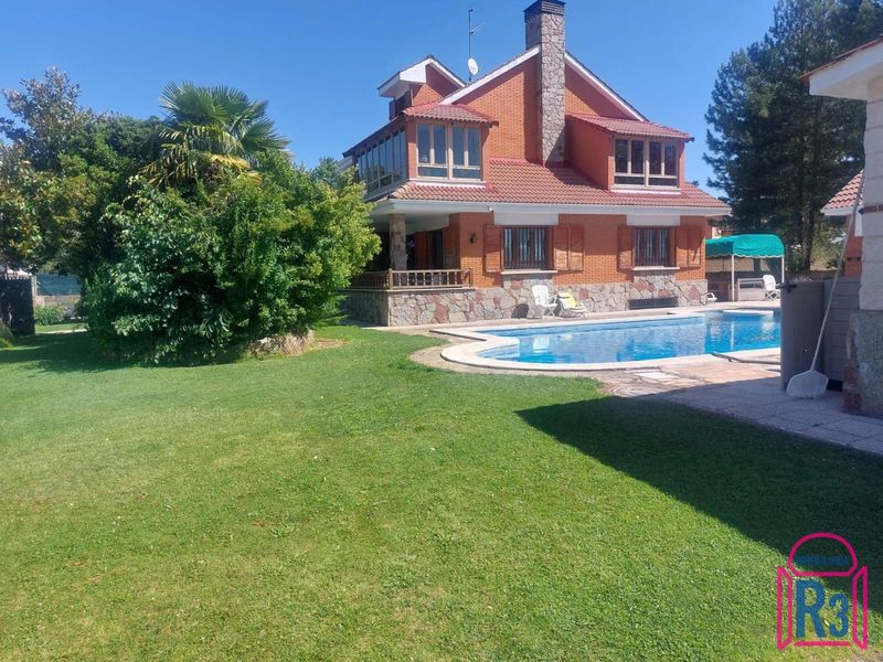 Chalet Independiente en venta Valdefresno, León. Ref: 21535. Inmobiliaria R3